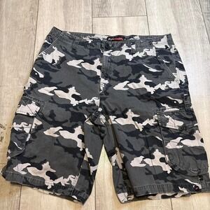 Tony Hawk‎ camo cargo shorts Men's Size 38